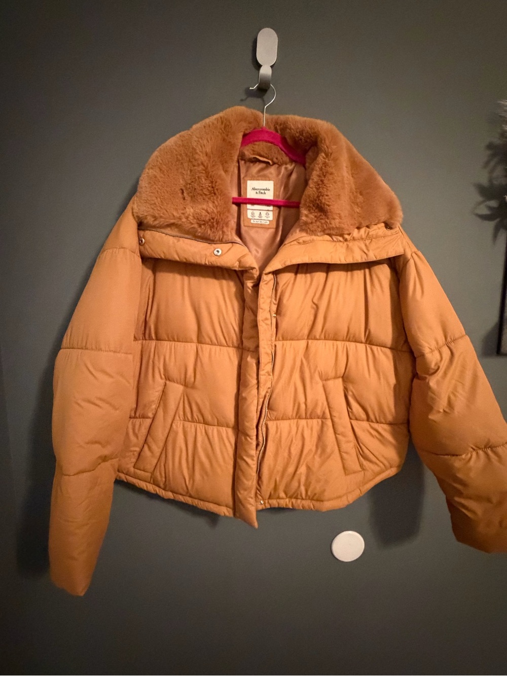 Abercrombie & Fitch Faux Fur Collar Mini Puffer Jacket